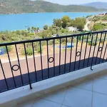 Bodrum Bosphorus Beachfront For 9 People Vakantiehuis *