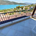 Vakantiehuis Bodrum Bosphorus Beachfront For 9 People *