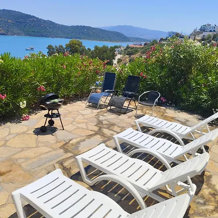 Bodrum Bosphorus Beachfront For 9 People Holiday home *