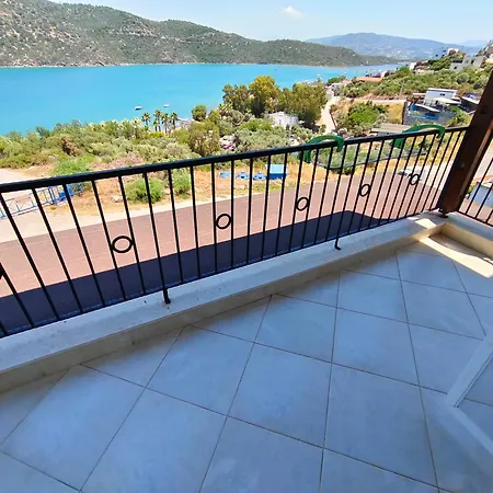 בית נופש Bodrum Bosphorus Beachfront For 9 People *