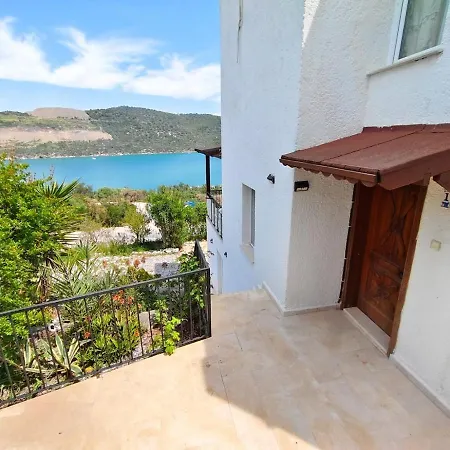 Dom wakacyjny Bodrum Bosphorus Beachfront For 9 People *